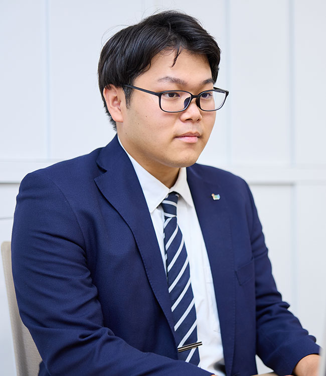 経理課